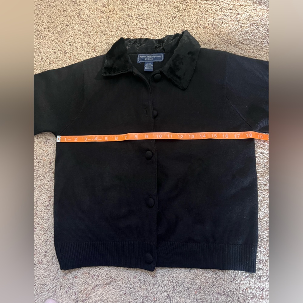 Black cardigan sweater with velvet collar - Picture 3 of 5